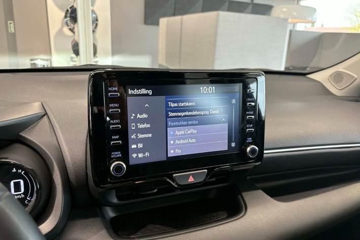 Hvid Mazda 2 fra 2022