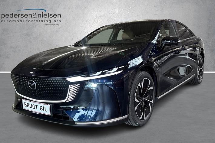 Blå Mazda 6e fra 2026