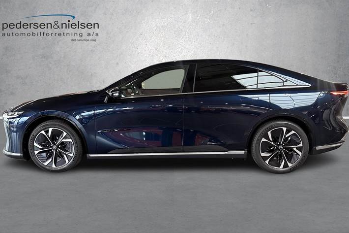 Blå Mazda 6e fra 2026