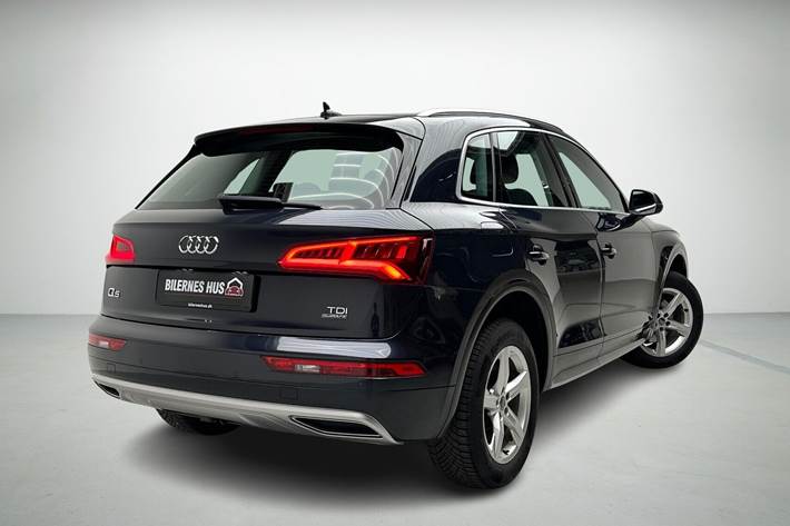 Blå Audi Q5 fra 2018