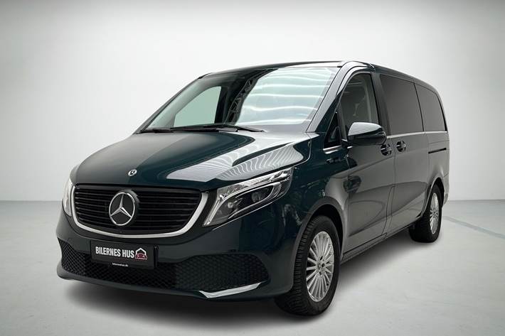 Grøn Mercedes EQV 300 fra 2022