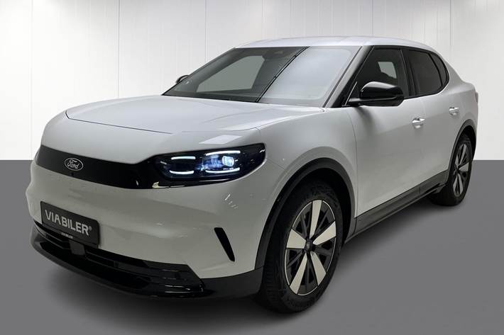 Hvid Ford Capri fra 2025 set udefra