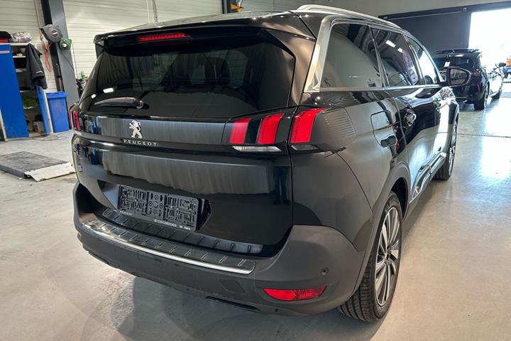 Sort Peugeot 5008 fra 2020