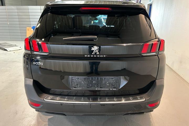 Sort Peugeot 5008 fra 2020