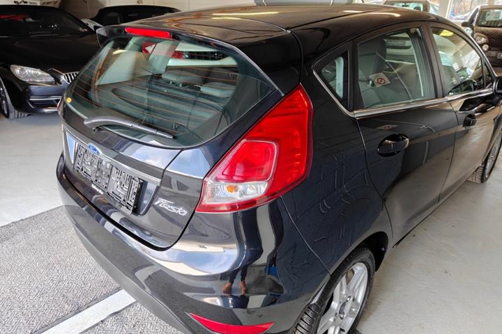 Gul Ford Fiesta fra 2015