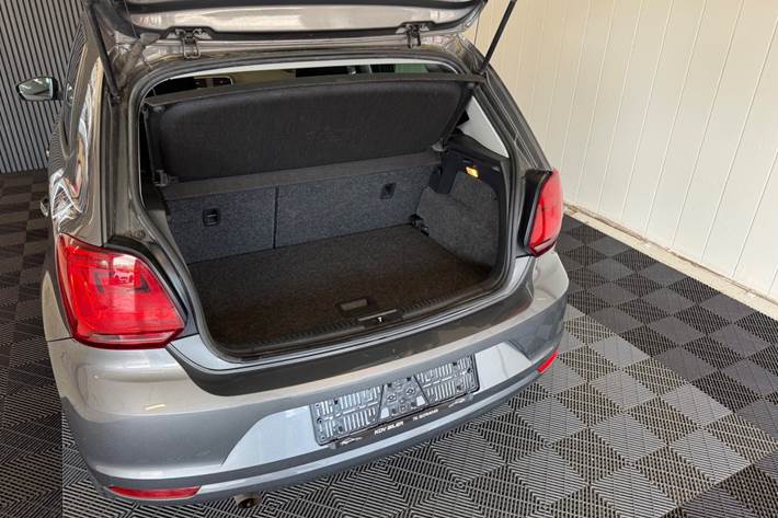 Sølv VW Polo fra 2016