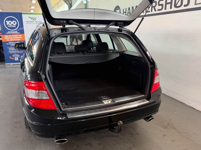Mercedes C230 2,5 V6 Avantgarde stc. aut.
