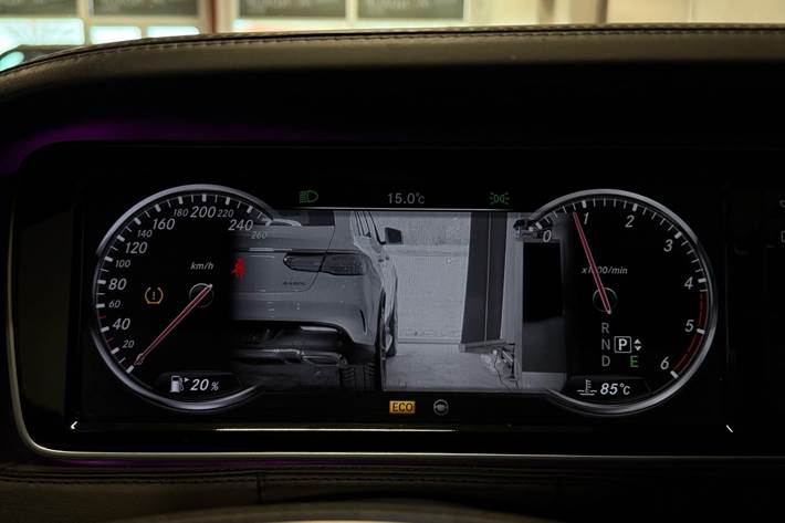 Sort Mercedes S350 fra 2013