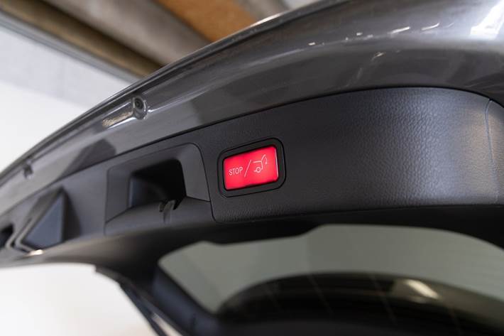 Grå Mercedes EQA250 fra 2021