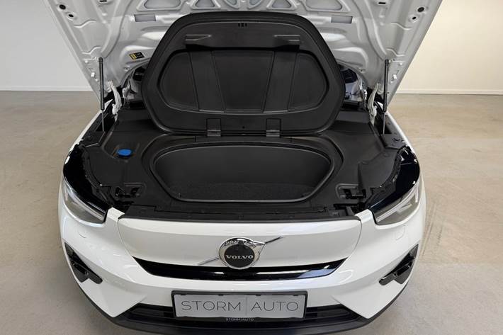 Hvid Volvo XC40 fra 2023