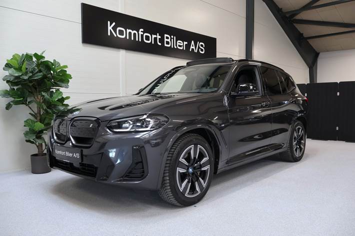 Grå BMW iX3 fra 2022