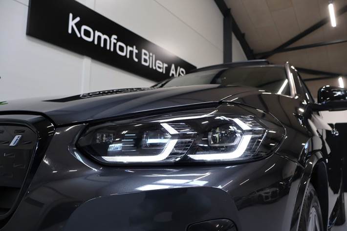 Grå BMW iX3 fra 2022