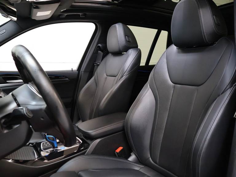 BMW iX3 Charged M-Sport