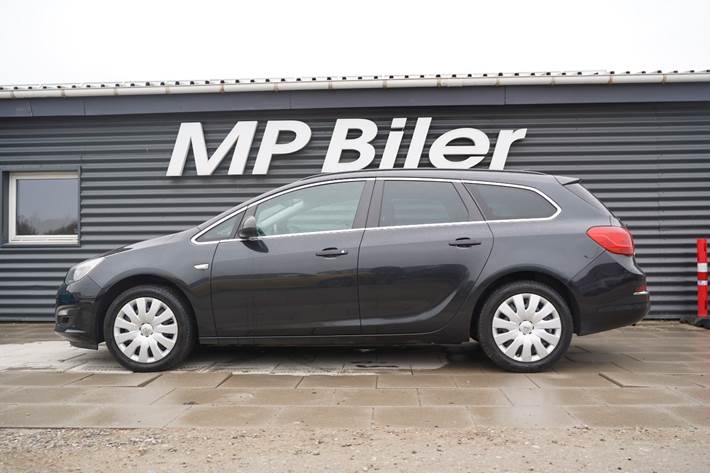 Sort Opel Astra fra 2015