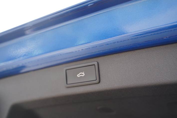 Blå Skoda Enyaq fra 2023