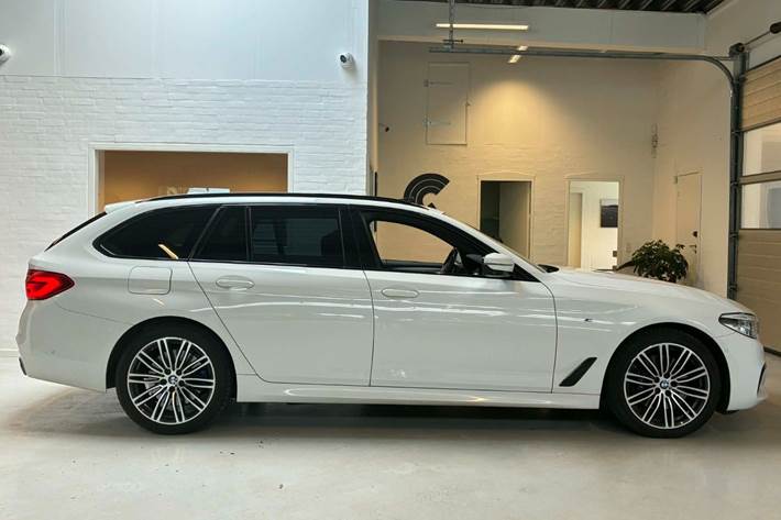 Hvid BMW 530d fra 2019