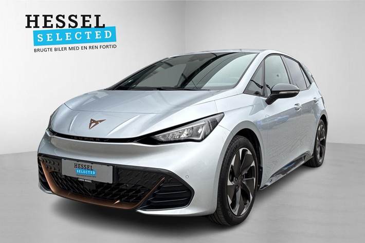 Sølv Cupra Born fra 2024 set udefra