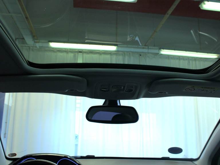 Peugeot 2008 1,2 e-THP 110 Selection Sky