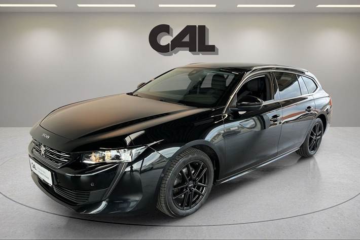 Sort Peugeot 508 fra 2020 set udefra
