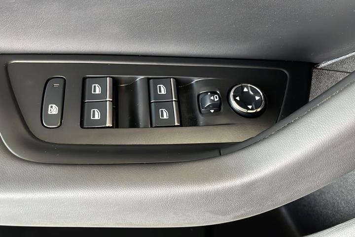 Sort Peugeot 508 fra 2020