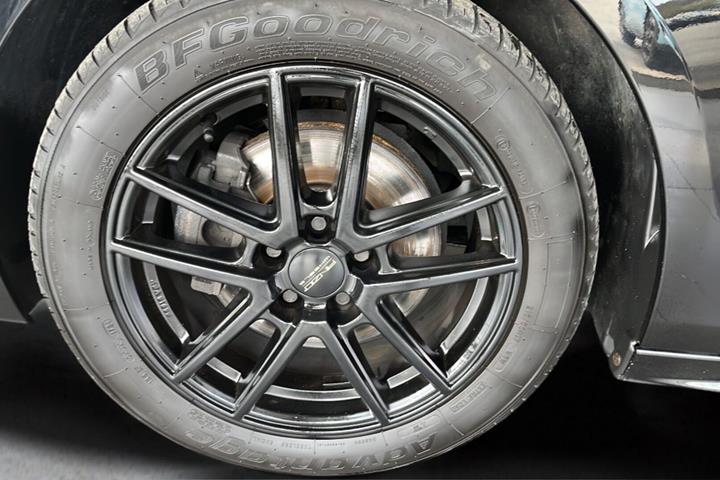 Sort Peugeot 508 fra 2020