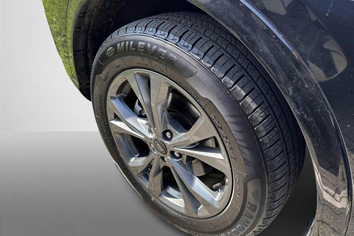 Sort Ford Kuga fra 2022