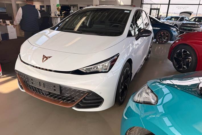 Hvid Cupra Born fra 2023
