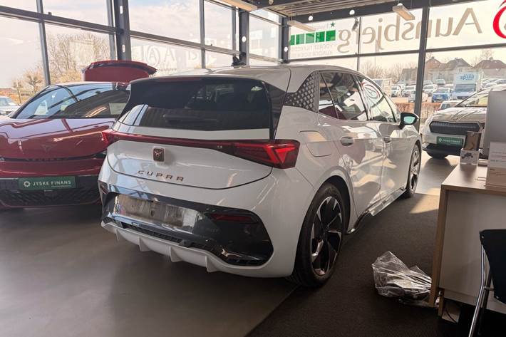 Hvid Cupra Born fra 2023