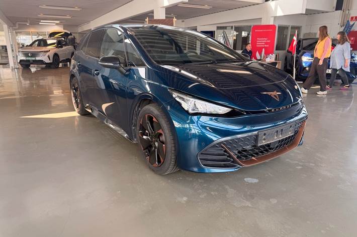 Blå Cupra Born fra 2023