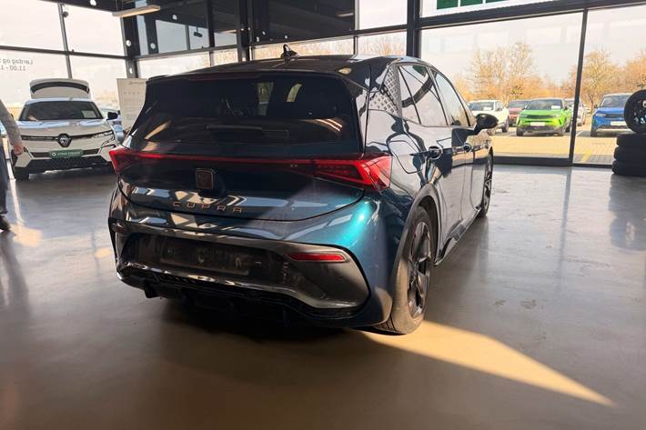 Blå Cupra Born fra 2023