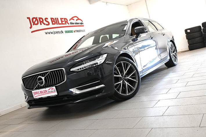 Blå Volvo V90 fra 2019 set udefra