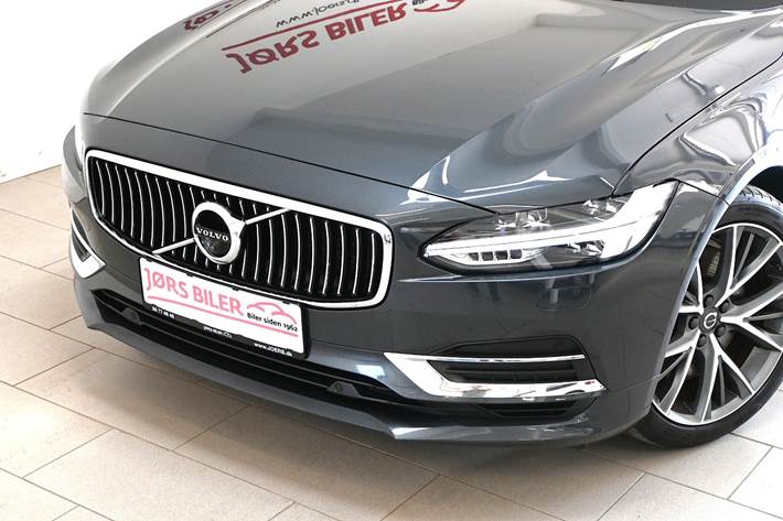 Blå Volvo V90 fra 2019