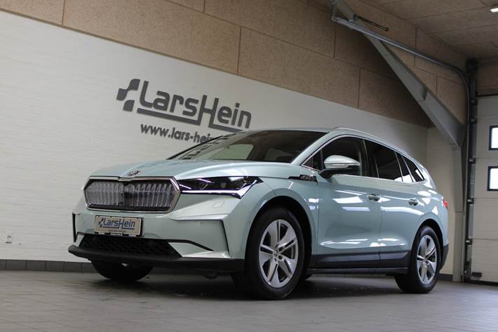 Gul Skoda Enyaq fra 2023