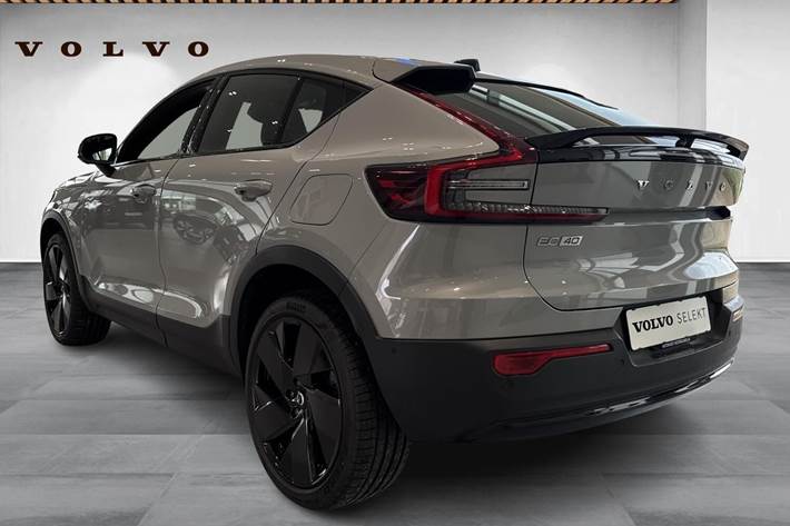 Grå Volvo EC40 fra 2025