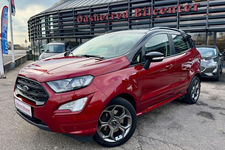 Rød Ford EcoSport fra 2018