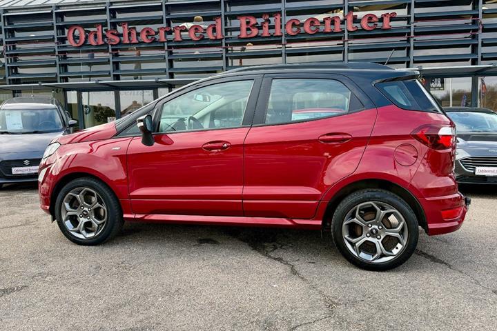 Rød Ford EcoSport fra 2018