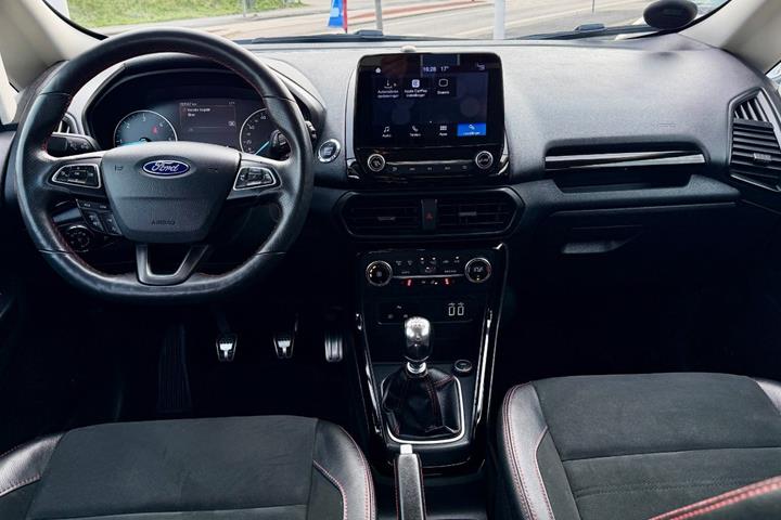 Rød Ford EcoSport fra 2018