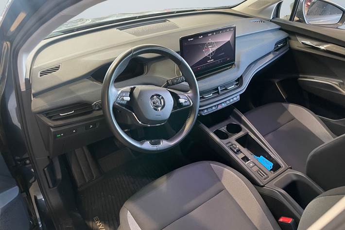 Grå Skoda Enyaq fra 2021