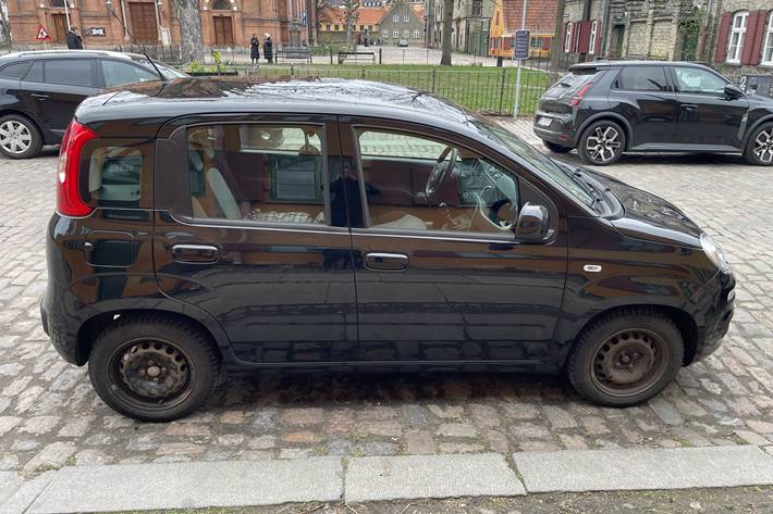 Sort Fiat Panda fra 2019