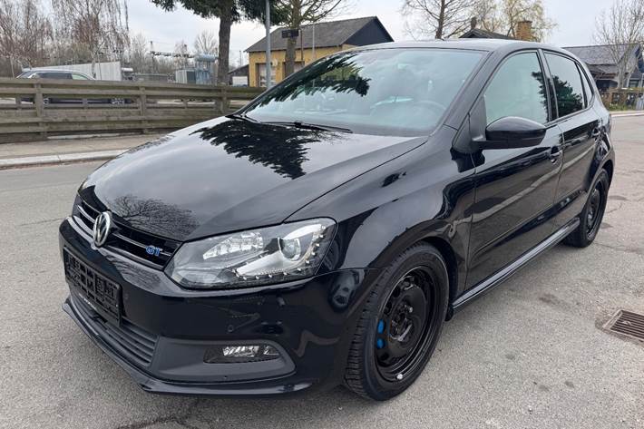 Blå VW Polo fra 2016