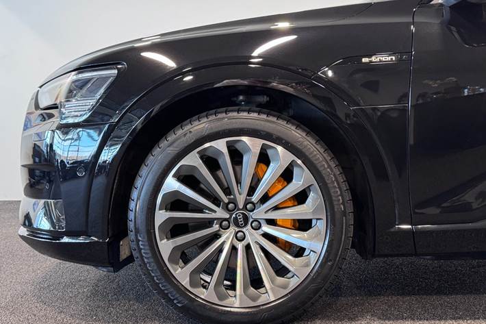 Sort Audi e-tron fra 2023