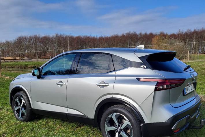 Sølv Nissan Qashqai fra 2023
