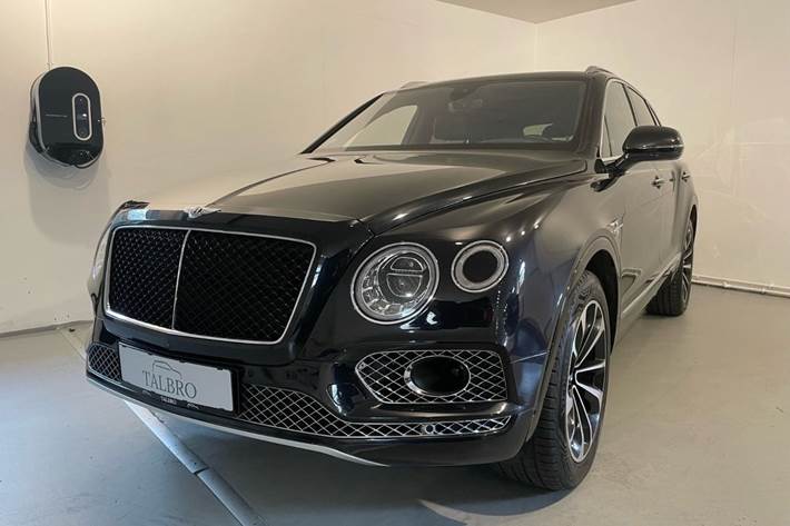 Sort Bentley Bentayga fra 2016
