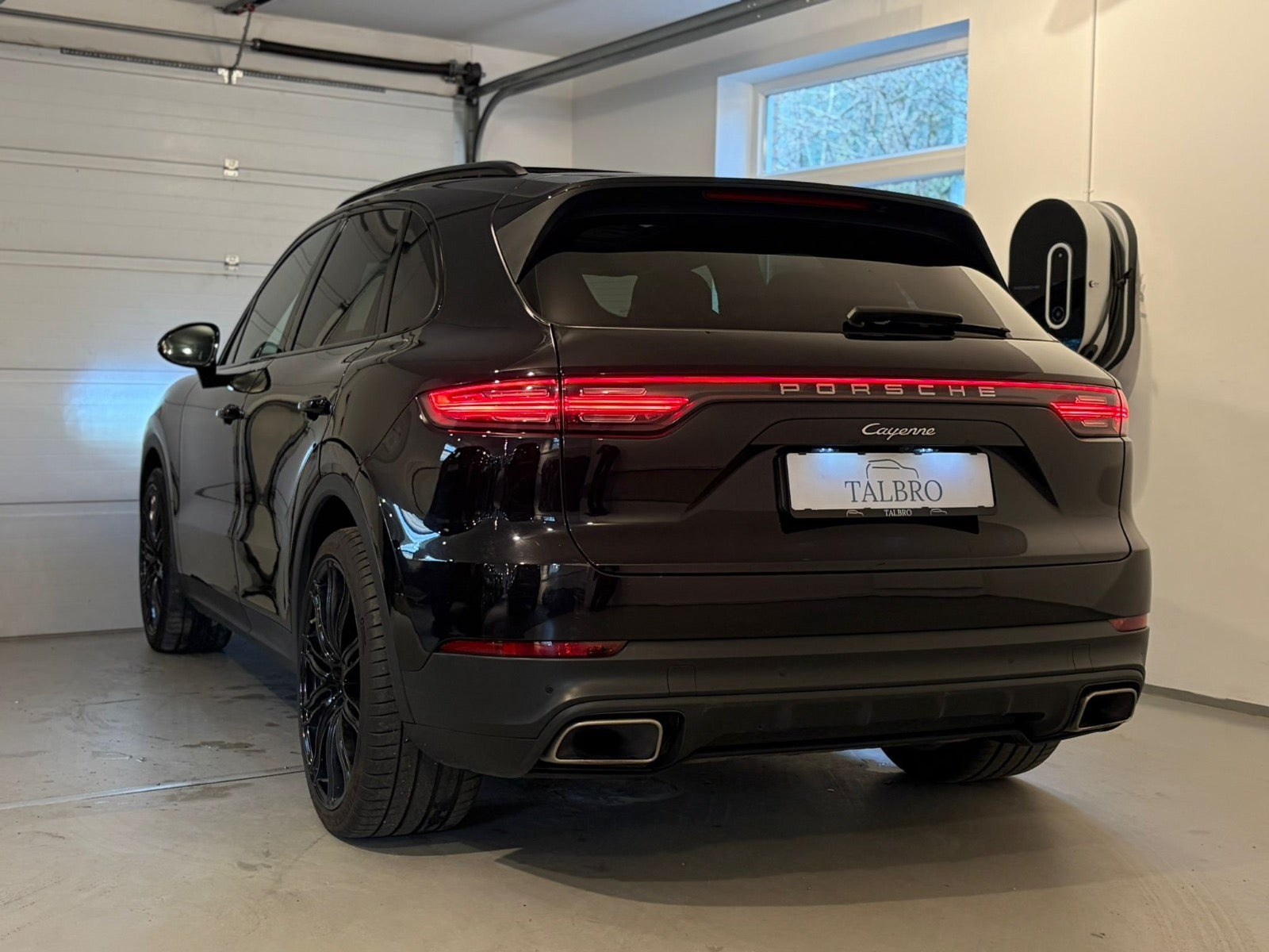 Sort Porsche Cayenne fra 2018