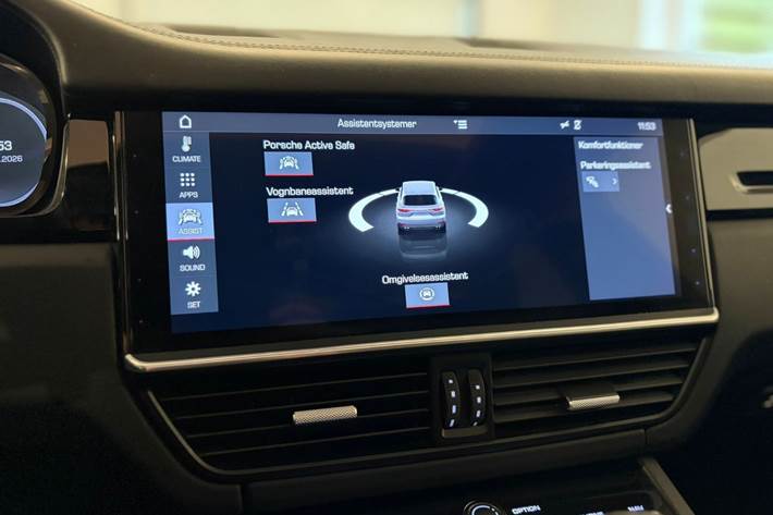 Sort Porsche Cayenne fra 2018