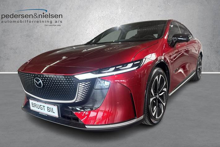 Rød Mazda 6e fra 2026