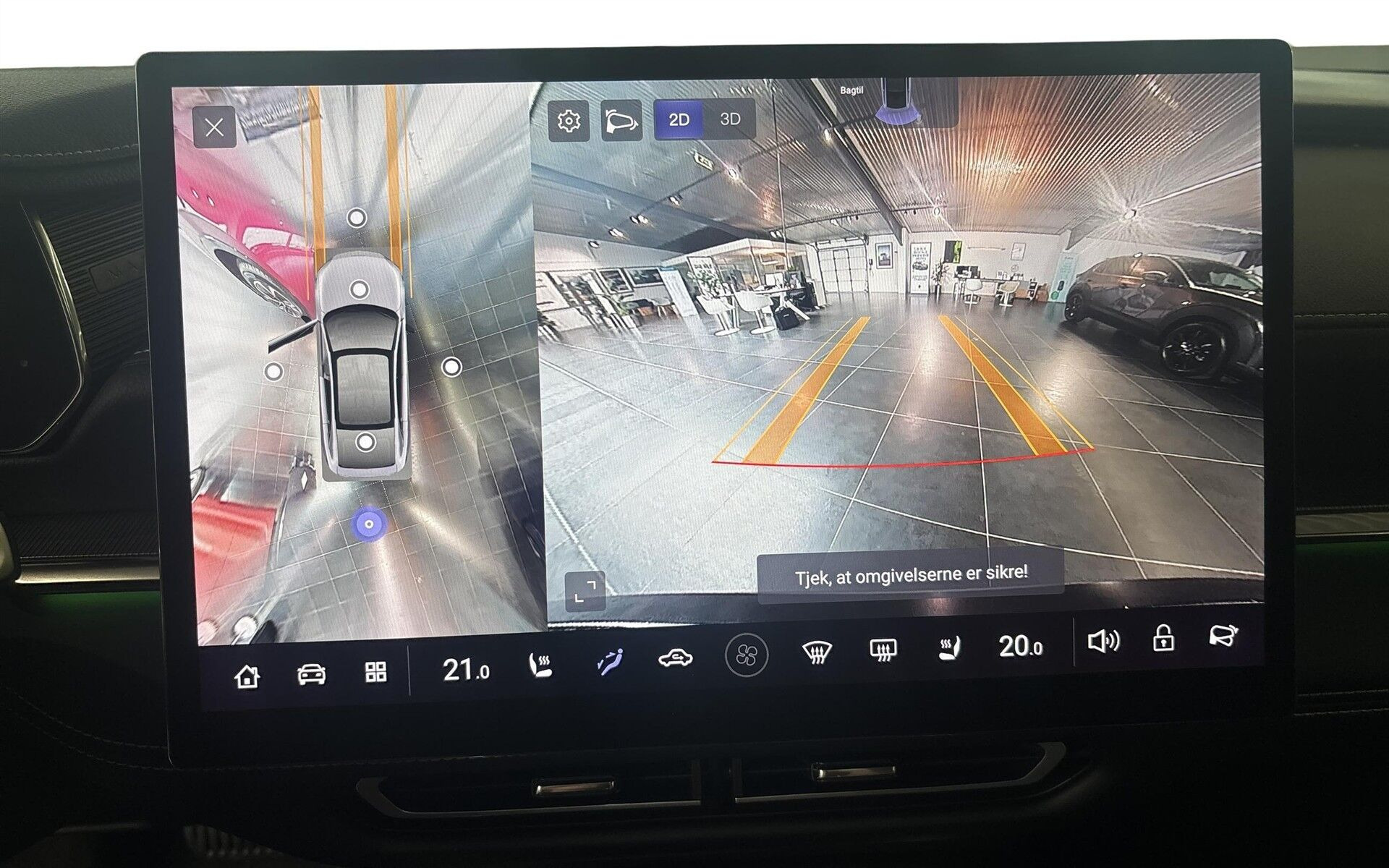 Rød Mazda 6e fra 2026
