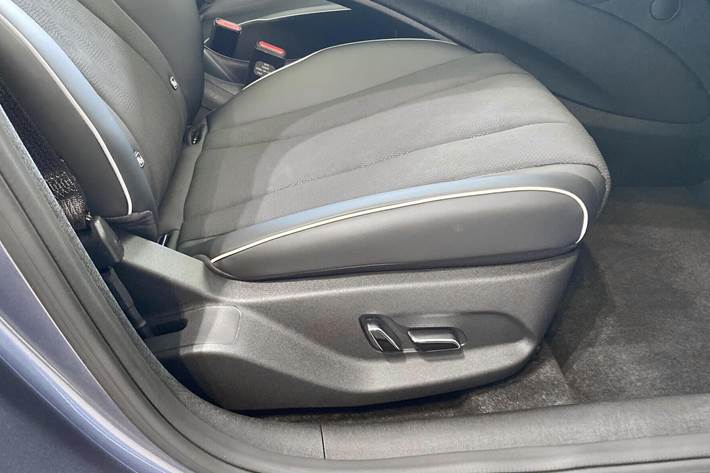 Blå BYD Dolphin fra 2024