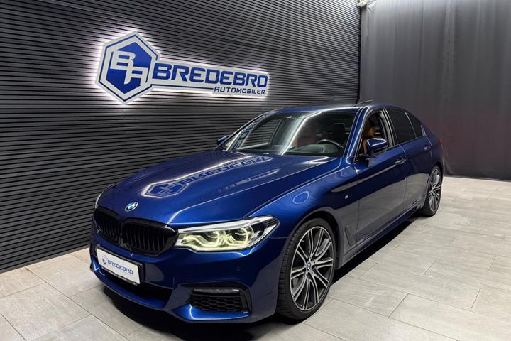 Blå BMW 530d fra 2017 set udefra