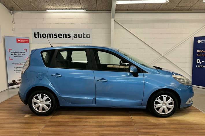Blå Renault Scenic III fra 2012